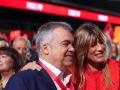 la esposa del presidente del gobierno, Begoña Gómez (2i), el secretario de Organización del PSOE, Santos Cerdán