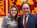 Marta Barrachina junto a Pérez Llorca en el acto de investidura