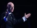 El presidente italiano de la FIFA, Gianni Infantino, pronuncia un discurso durante el sorteo de la Copa Mundial de Fútbol de la FIFA 2026