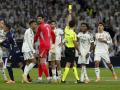 Quintero González (3-d) desquició al Real Madrid con sus decisiones arbitrales