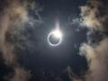 Imagen de archivo de un eclipse solar total