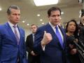 El Secretario de estado de EE.UU. Marco Rubio comparece ante la prensa junto al Secretario de Guerra Pete Hegseth