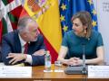 El ministro de Política Territorial y Memoria Democrática, Ángel Víctor Torres, junto a la consejera de Gobernanza, Administración Digital y Autogobierno del Gobierno Vasco, María Ubarretxena