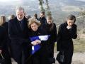 La Reina Sofía abraza el estandarte de la Familia Real de los Helenos que cubrió el féretro de su hermana