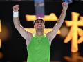 Alcaraz celebra su victoria en segunda ronda contra Hanfmann en el Abierto de Australia