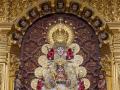 La Virgen del Rocío luce un discreto crespón por las víctimas de Adamuz