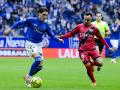 Nacho Vidal pelea un balón con Álvaro García en el Real Oviedo - Rayo Vallecano de la primera vuelta
