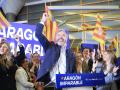 El candidato del PP a la Presidencia de Aragón, Jorge Azcón, durante la rueda de prensa en la sede regional del partido en Zaragoza, en la noche electoral de las elecciones autonómicas de Aragón