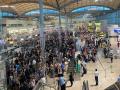 Imagen de archivo de colas en el aeropuerto Alicante-Elche