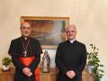 El cardenal Fernández con el padre Davide Pagliarani