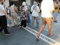 Mujeres con el tradicional hiyab por la calle