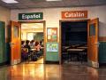 Montaje sobre el uso del catalán en las aulas