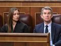El líder del PP, Alberto Núñez Feijóo, y la portavoz del PP en el Congreso, Ester Muñoz