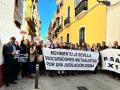 Concentración de mutualistas a las puertas de la sede del PSOE andaluz