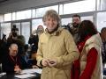 El candidato socialista a la presidencia de la Junta, Carlos Martínez, ejerce su derecho al voto