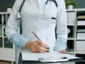 médico