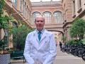 El doctor Laureano Molins, en el Hospital Clínic de Barcelona