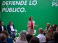 La candidata socialista, María Jesús Montero, en una reunión con dirigentes del PSOE de Sevilla en San José de la Rinconada