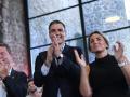 El presidente del Gobierno, Pedro Sánchez, junto a la ministra de Educación, Milagros Tolón
