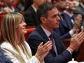 Pedro Sánchez y su mujer, Begoña Gómez, el lunes en Pekín