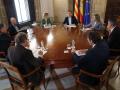 Imagen tomada este martes de Juanfran Pérez Llorca, Marian Cano, Marta Barrachina y representantes de ASCER en el Palau de la Generalitat
