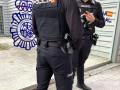 Dos agentes de la Policía Nacional en Valladolid