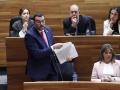 El presidente del Principado, Adrián Barbón, responde a las preguntas de los portavoces parlamentarios en el Pleno de la Junta General.

REMITIDA / HANDOUT por PRINCIPADO
Fotografía remitida a medios de comunicación exclusivamente para ilustrar la noticia a la que hace referencia la imagen, y citando la procedencia de la imagen en la firma
15/4/2026