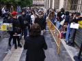 Imagen de la cola de inmigrantes tomada esta mañana en el Padrón del Ayuntamiento de Valencia