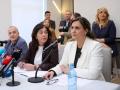 La concejala del PP y futura alcaldesa de Lugo, Elena Candia, y la concejala tránsfuga del PSOE, María Reigosa 
Carlos Castro / Europa Press
22 ABRIL 2026;MOCIÓN DE CENSURA;LUCENSE;LUGO;GALICIA;CONCEJALES;ALCALDE;ALCALDESA;
22/4/2026