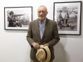 Arturo Pérez-Reverte presenta su exposición 'Fotografías de guerra'