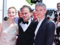 Sandrine Blancke, Emmanuel Marre y Swann Arlaud asisten a la proyección de Notre Salut durante el 79º Festival de Cine de Cannes