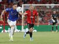 PALMA DE MALLORCA, 23/05/2026.- Muriqi (d), del Mallorca, y Dani Calvo (i), del Oviedo, durante el partido de la jornada 38 de la LaLiga de fútbol entre el Mallorca y Real Oviedo, este sábado en el estadio de Son Moix, en Palma de Mallorca. EFE/Cati Cladera