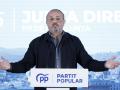 El presidente del PP de Cataluña, Alejandro Fernández, durante su intervención en la clausura de la reunión de la Junta Directiva del PPC