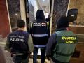 MELILLA (ESPAÑA), 02/06/2026.- La Policía Nacional, la Unidad Operativa de Vigilancia Aduanera y la Guardia Civil han desarticulado en Melilla una de las redes de tráfico de hachís más activas del Mediterráneo, que usaba vehículos con dobles fondos La organización traía el hachís desde Marruecos