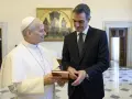Pedro Sánchez junto a León XIV en su último viaje al Vaticano