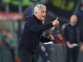 José Mourinho dirigiendo un partido de la AS Roma