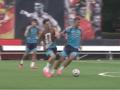 Imagen de la patada de Gavi sobre Rodri en el entrenamiento de España en Chicago