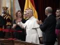 El Santo Padre, durante la larguísima ovación que ha recibido en las Cortes