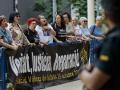 Imagen de representantes de la concentración de víctimas de la dana ante la declaración de Susana Camarero en el Juzgado de Catarroja.