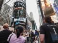 Expectación en Nueva York durante la salida a Bolsa de SpaceX, este viernes