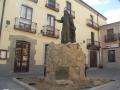 Estatua en honor a Jimena Blázquez, en Ávila