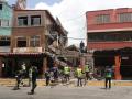 Personas trabajando en las labores de búsqueda de desaparecidos por los terremotos de Venezuela
