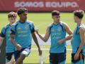 Lamine Yamal, Pedri y Gavi, durante un entrenamiento de la selección española