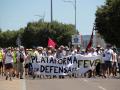 Última etapa de la marcha reivindicativa de la Plataforma en Defensa de Feve de León, desde Garrafe de Torío hasta la capital, con final en la Estación de Matallana