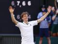 Jannik Sinner celebrando su nuevo título de Wimbledon