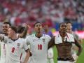 Los jugadores de Inglaterra celebrando ante su afición el pase a semifinales tras vencer a Noruega