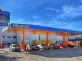 Imagen de una estación de servicio de tipo low cost