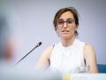 La ministra de Sanidad, Mónica García, durante la presentación del estudio sobre ‘Cesación tabáquica, un reto sanitario y social’, en el Ministerio de Sanidad