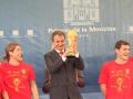 Zapatero levanta la Copa del Mundo de España en 2010