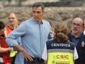 Sánchez en el puesto de Mando Avanzado por el incendio en Madrid